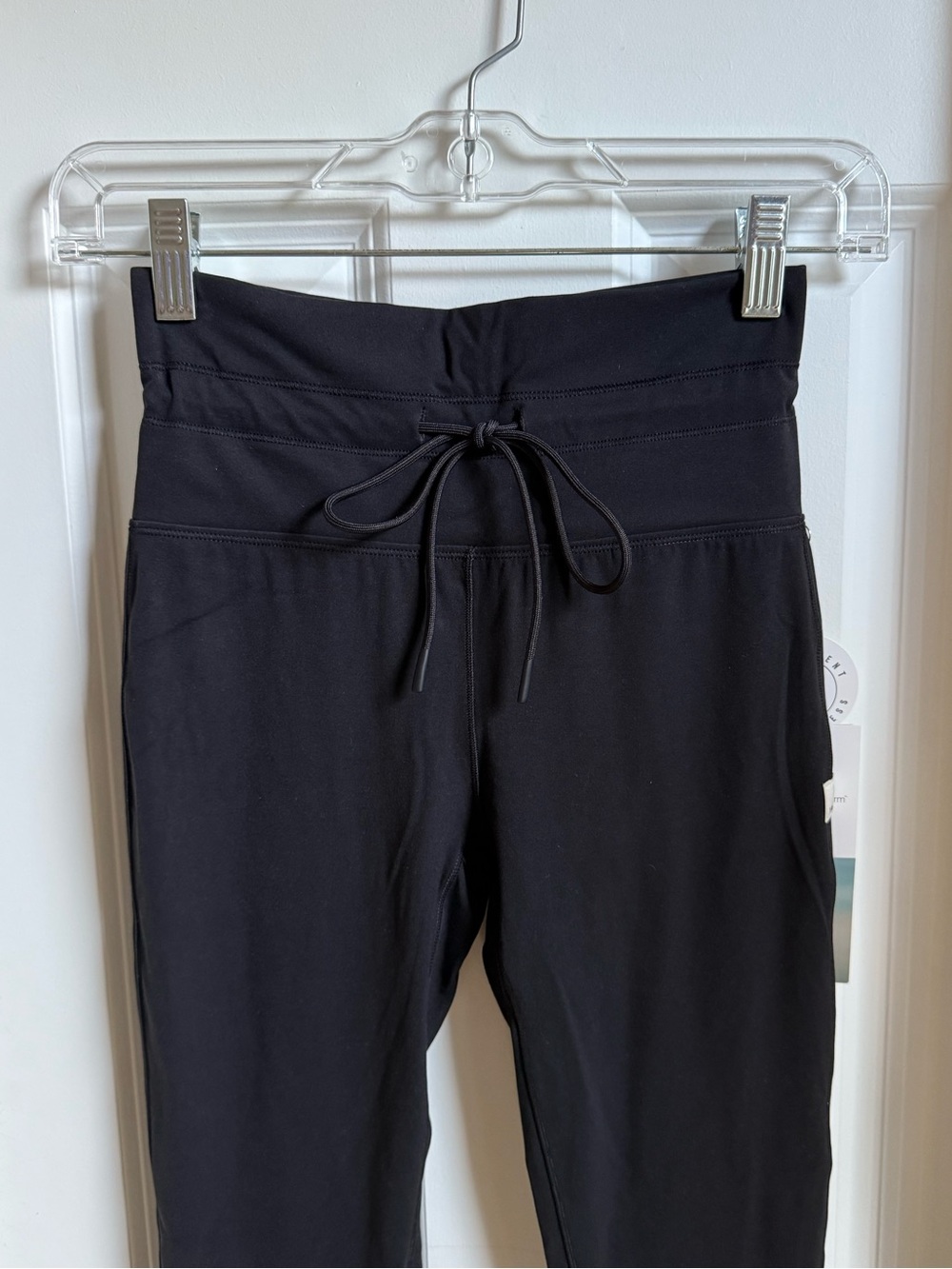 Vuori Daily Form Black Leggings with Drawstring